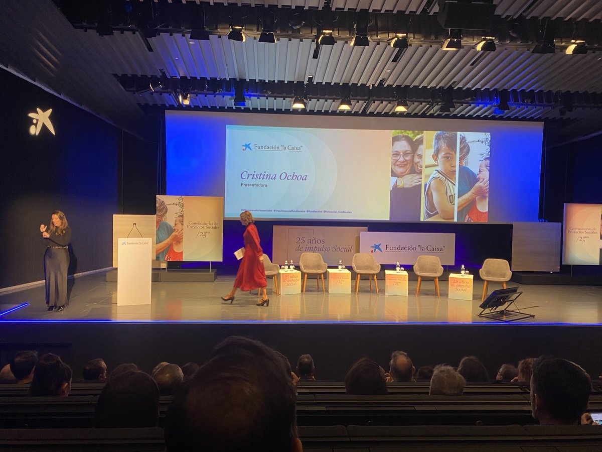 Manuelfernaj7's tweet photo. Acto 25 aniversario proyectos sociales ⁦@FundlaCaixa⁩ Enhorabuena. ⁦@asocpazybien⁩ #conlaspersonas #impulsosocialfundlacaixa #25convocatoriassociales https://t.co/yaJMOvh6KN