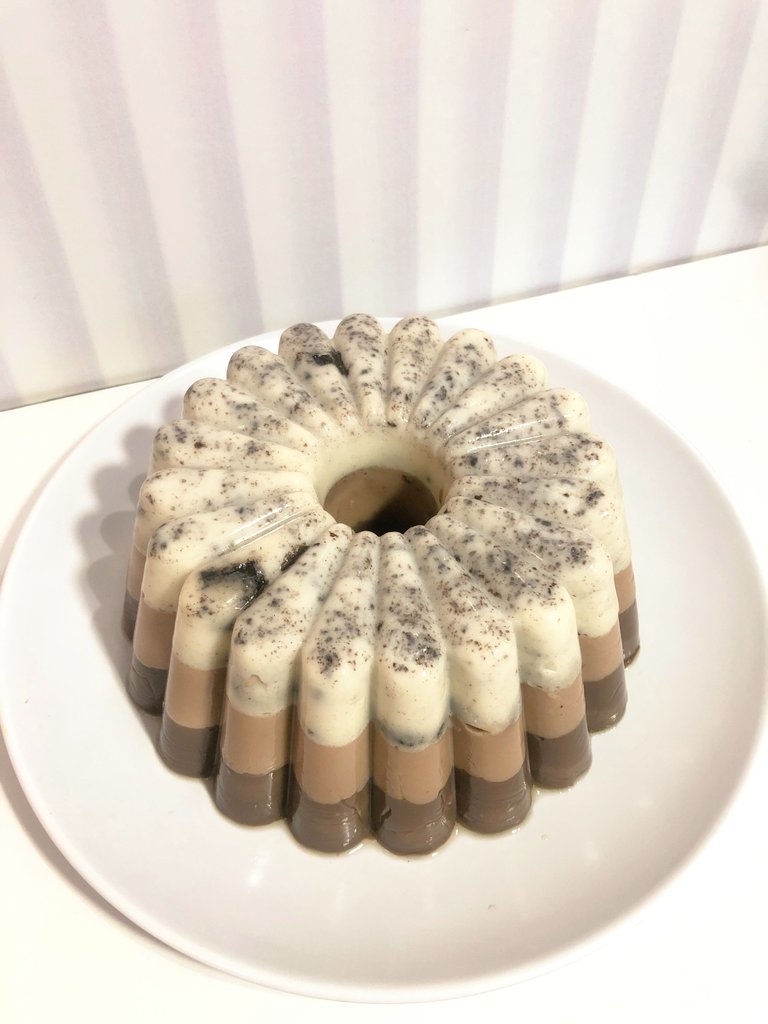 sandnseaa's tweet photo. Bikin puding oreo milo choco dan alpukat oreo choco buat ultah si bocil https://t.co/CuSPQCBoTS