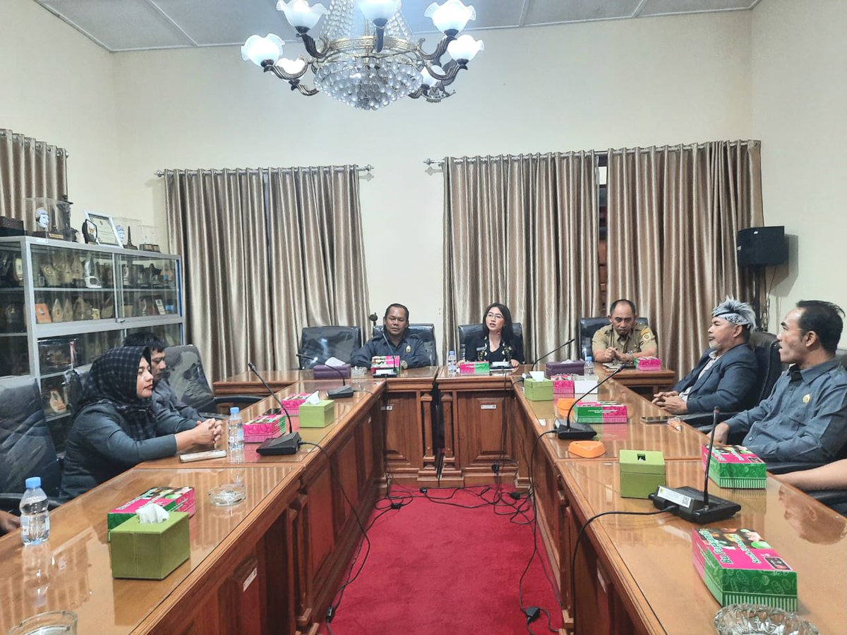 dprd_wonogiri's tweet photo. Senin, 20 Januari 2025, DPRD Kab. Wonogiri menerima kunjungan kerja dari Komisi II DPRD Kab. Ngawi dan Komisi A DPRD Kab. Semarang. https://t.co/mZp7Zl6fKU