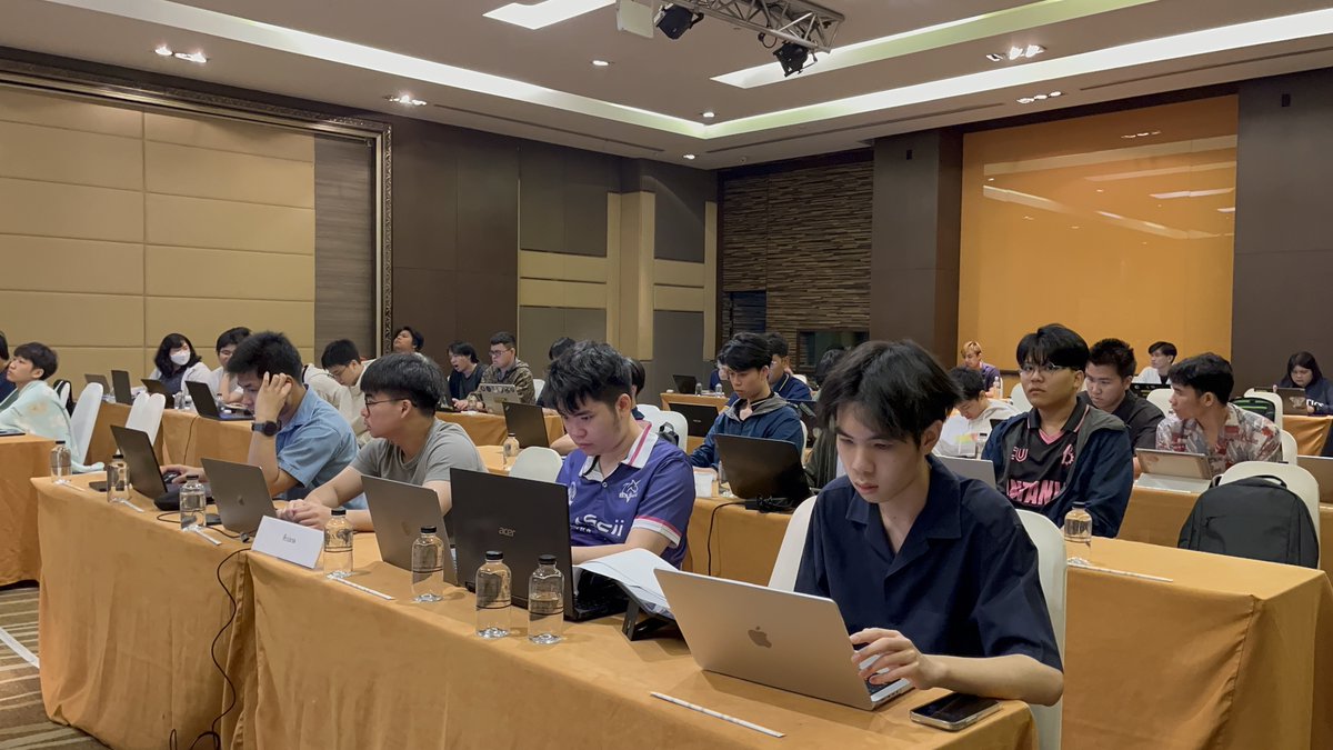EOSORBIT's tweet photo. การอบรมการออกแบบภารกิจ CubeSat ภายใต้โครงการส่งเสริมเยาวชนในการพัฒนาดาวเทียม จัดโดยบริษัทอีออส ออร์บิท จำกัด ร่วมกับ GISTDA ได้เปิดโอกาสให้เจ้าหน้าที่จาก GISTDA และนักเรียนนักศึกษาจากโครงการ School Satellite Project พัฒนาทักษะในการออกแบบดาวเทียม CubeSat ทั้งด้านทฤษฎีและปฏิบัติ เพื่อเตรียมความพร้อมสู่อนาคตอวกาศของไทย #CubeSat #GISTDA #ส่งเสริมเยาวชน