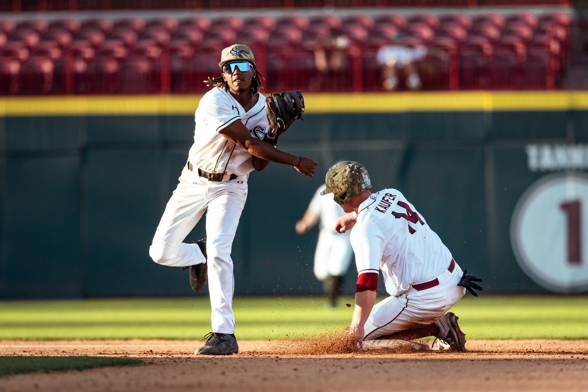 GamecockBSB's tweet photo. Sunny and 70

#Gamecocks | #ForeverToThee https://t.co/yXh2RYmksU