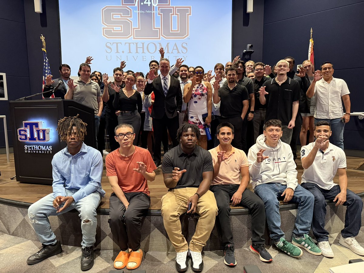 A huge thank you to sports agent, Jason Ronsenhaus for joining us last night to talk to our undergraduate and graduate classes!