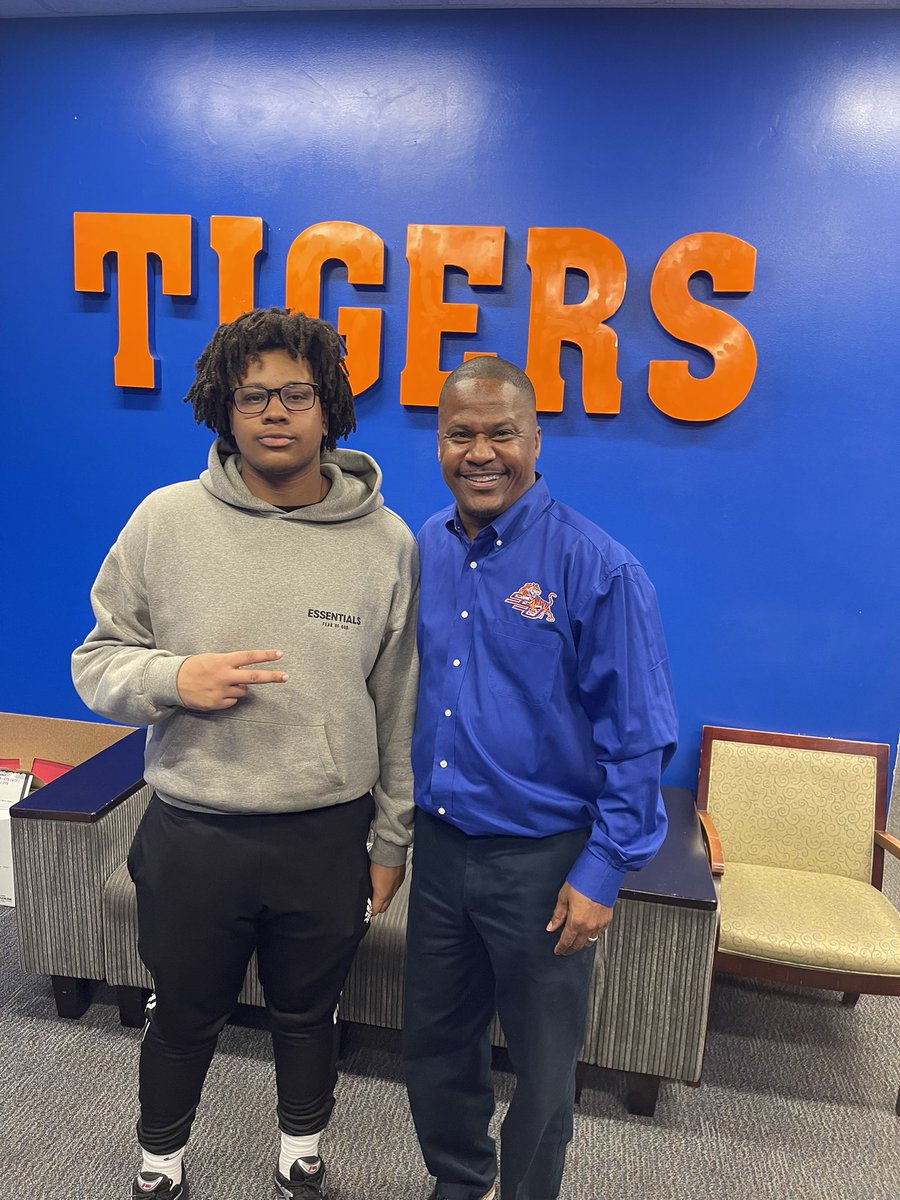 I had a great visit at <a href="/SavannahStateFB/">Savannah State Football</a> <a href="/CoachWalshFB/">AJ Walsh</a> 
 <a href="/PrepRedzone/">Prep Redzone 🏈</a> <a href="/PrepRedzoneGA/">Prep Redzone Georgia</a> <a href="/grayson_fb/">Grayson Football</a> <a href="/CoachHearn1/">Coach Hearn</a> <a href="/NEGARecruits/">Northeast Georgia Recruits</a> <a href="/RecruitGeorgia/">Recruit Georgia</a> <a href="/GeepWade/">Geep Wade</a> <a href="/JeremyO_Johnson/">Jeremy Johnson</a> <a href="/RecruitGeorgia/">Recruit Georgia</a> <a href="/Coach_KPope/">Kyle Pope</a> <a href="/InsideHashes/">Inside The Hashes</a> <a href="/lukewinstel/">Luke Winstel</a> <a href="/deucerecruiting/">Deuce Recruiting✌️</a> <a href="/ChadSimmons_/">ChadSimmons</a> 
<a href="/racersfootball/">Murray State Football</a>