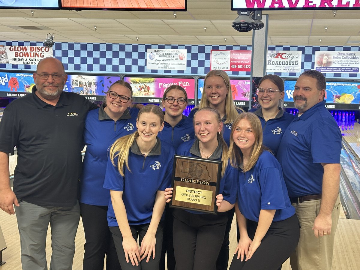 Seward Boys and Girls Bowling teams made it to State!  They will compete at State in Lincoln next week!  Way to go!  #sewardjays