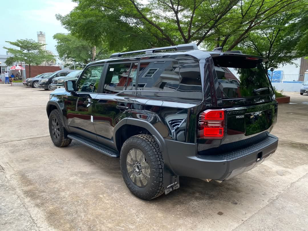 Phoenix_Market_'s tweet photo. Toyota Prado Adventure - 2024

Prix : 118.000$ Négociable 
WhatsApp & Appel : +243853304384

Boite : Automatique, Carburant : Essence, Année de fabrication : 2024, Démarrage bouton, 4 Cylindres, Full parking Sensors, 3 Modes ( Eco, Sport, Normal ) Téléphone : Bluetooth, 3 Banquettes, 7 Places, Frigo, Phares led, Intérieur en cuir, 2.4 Twin turbo, Chargeur WiFi, Kilométrage : 00KM, Écran Android, Cruise control, Chaise électrique, Toit ouvrant, Caméra de recule, Frigo, Usb. Dvd. Aux, 2 Cles
#RDC #KINSHASA_RDC_ONU #Kinshasa #RealEstate #toyota