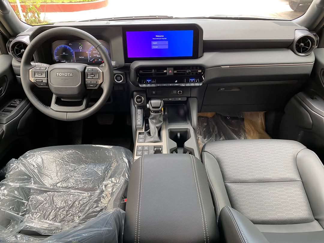 Phoenix_Market_'s tweet photo. Toyota Prado Adventure - 2024

Prix : 118.000$ Négociable 
WhatsApp & Appel : +243853304384

Boite : Automatique, Carburant : Essence, Année de fabrication : 2024, Démarrage bouton, 4 Cylindres, Full parking Sensors, 3 Modes ( Eco, Sport, Normal ) Téléphone : Bluetooth, 3 Banquettes, 7 Places, Frigo, Phares led, Intérieur en cuir, 2.4 Twin turbo, Chargeur WiFi, Kilométrage : 00KM, Écran Android, Cruise control, Chaise électrique, Toit ouvrant, Caméra de recule, Frigo, Usb. Dvd. Aux, 2 Cles
#RDC #KINSHASA_RDC_ONU #Kinshasa #RealEstate #toyota