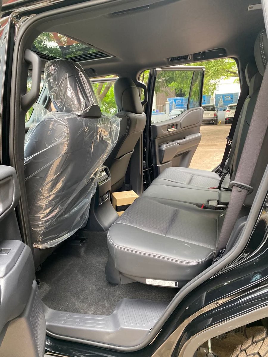 Phoenix_Market_'s tweet photo. Toyota Prado Adventure - 2024

Prix : 118.000$ Négociable 
WhatsApp & Appel : +243853304384

Boite : Automatique, Carburant : Essence, Année de fabrication : 2024, Démarrage bouton, 4 Cylindres, Full parking Sensors, 3 Modes ( Eco, Sport, Normal ) Téléphone : Bluetooth, 3 Banquettes, 7 Places, Frigo, Phares led, Intérieur en cuir, 2.4 Twin turbo, Chargeur WiFi, Kilométrage : 00KM, Écran Android, Cruise control, Chaise électrique, Toit ouvrant, Caméra de recule, Frigo, Usb. Dvd. Aux, 2 Cles
#RDC #KINSHASA_RDC_ONU #Kinshasa #RealEstate #toyota