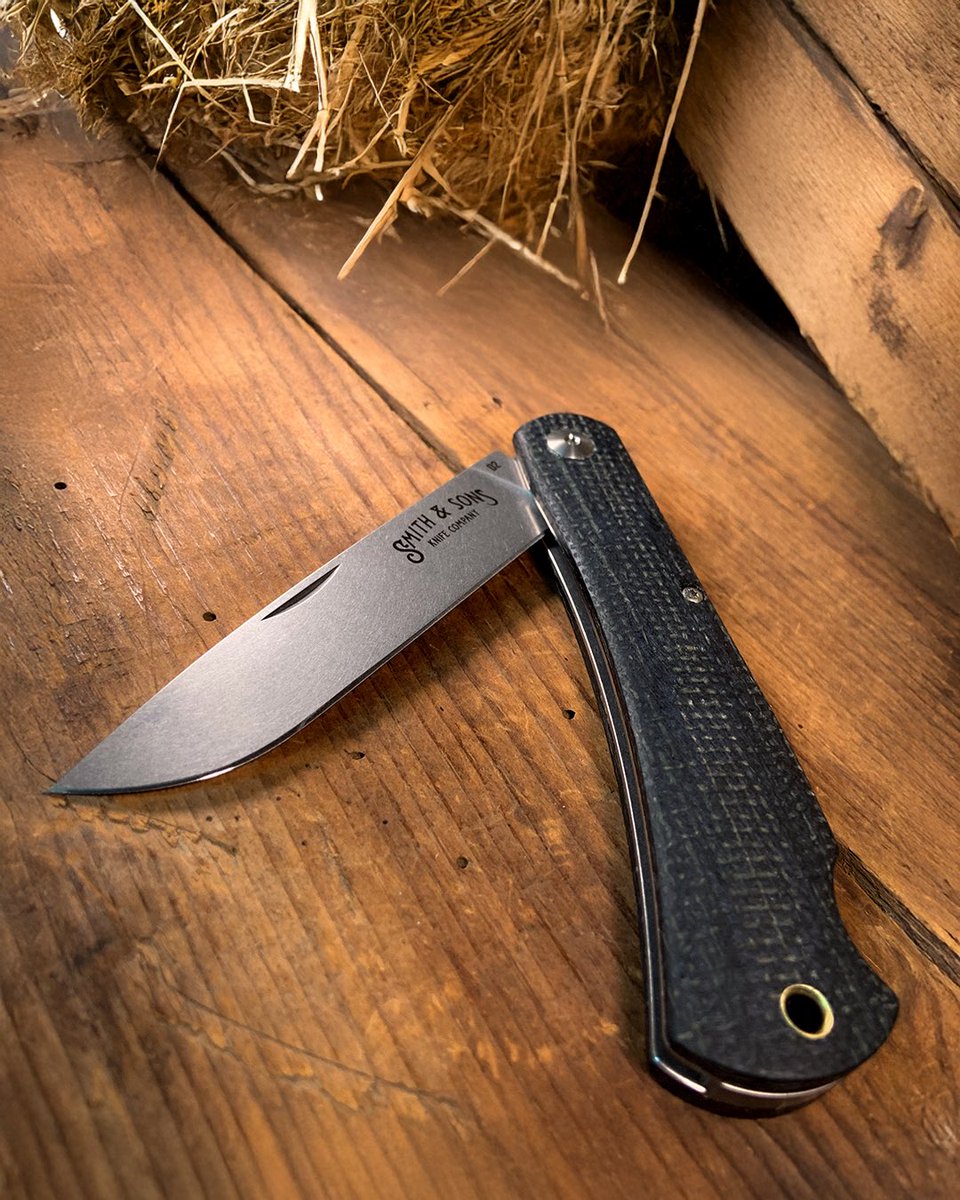 SmithnSonsKnfCo's tweet image. Mudbug restock drops tonight! ⚡ This will be the last big restock for a while, so if you’ve been waiting to grab one, now’s your chance. Don’t miss out—stock won’t last long! #Mudbug #EDC #MadeInUSA