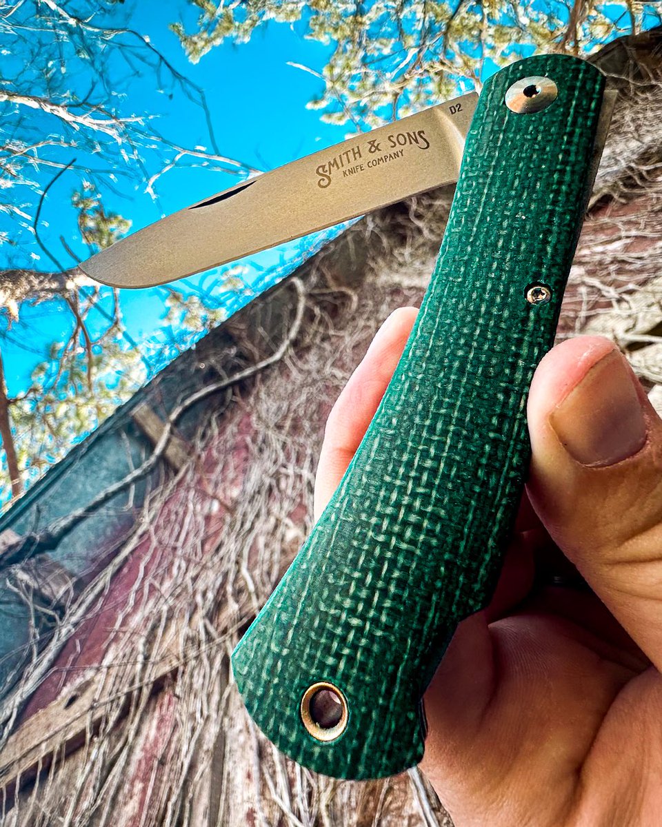 SmithnSonsKnfCo's tweet image. Mudbug restock drops tonight! ⚡ This will be the last big restock for a while, so if you’ve been waiting to grab one, now’s your chance. Don’t miss out—stock won’t last long! #Mudbug #EDC #MadeInUSA