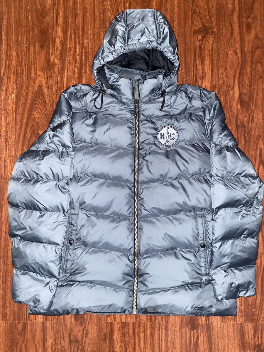tusshoopdreams's tweet photo. CHDB CUSTOM LOGO BUBBLE JACKETS🔥🏀👍🏾👏🏾💪🏾☝🏾#CHDB #HD30 #CHIBREDBRAND #A1Quality https://t.co/W8jIaedZK2