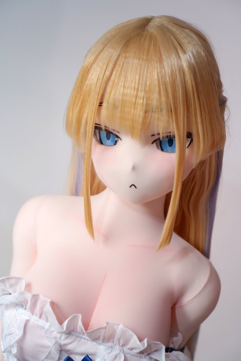 今回は初めて自分で複雑なウィッグのスタイリングをしてみました