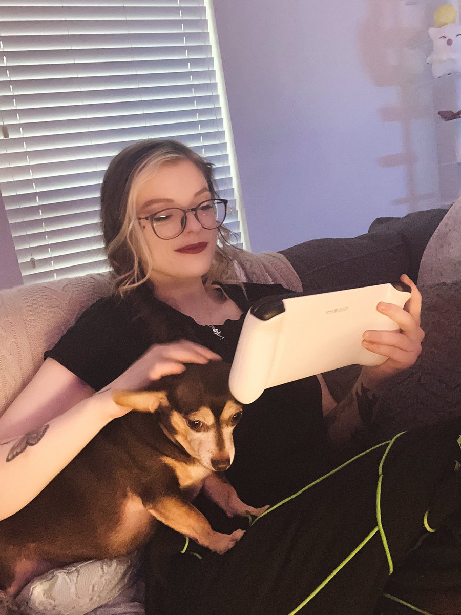 megkaylee's tweet image. I love being able to bring so many of my fave games from my desk to my couch with the Logitech G Cloud. ☁️✨ (Mimi seems to be a fan, too!) #LogitechGPartner