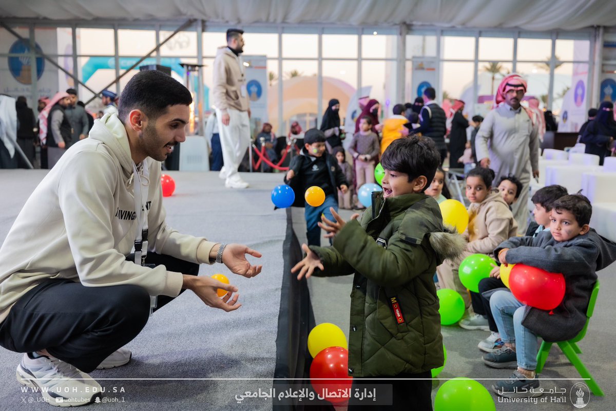 ولله الحمد والمنه انتهيت من مشاركتي في السنه الثانيه على التوالي في مخيم جامعة حائل في الفعاليات المصاحبه لرالي حائل الدولي بنسخته ال20 كل الشكر لفريق التظيم بالجامعه 
وكل الشكر لجميع من زارنا ونورنا🙏🏻🤍🤍. 
#رالي_حائل_الدولي_2025 
#حائل