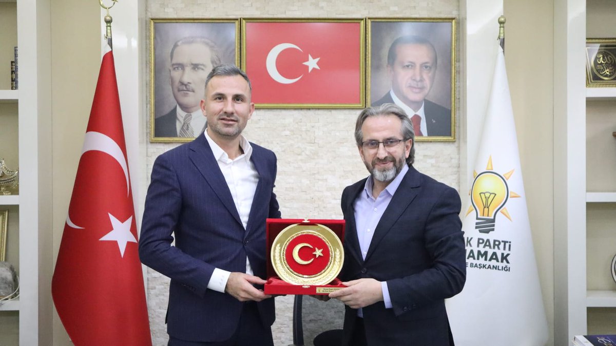 Geçmiş dönemlerde beraber davamıza hizmet ettiğimiz kıymetli kardeşİm  Ömer Faruk GÜLTEKİN ilçe binamızda ağırladık 
Nazik ziyaretleri için teşekkür ediyorum 

Mamak Bizim Hepimizin