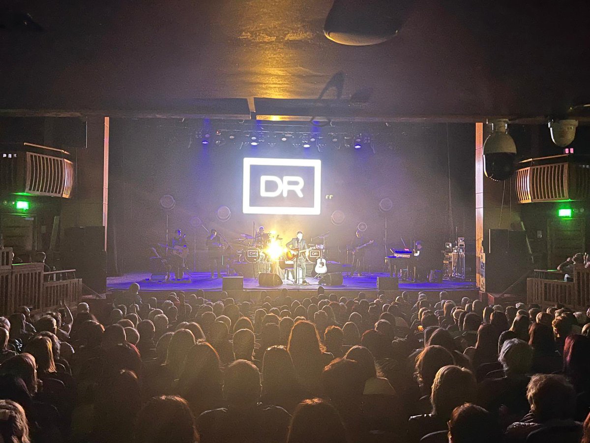 derekryanmusic's tweet photo. Always a highlight of the tour! @MillenniumForum #SoldOut https://t.co/Ulsm6rkmYX