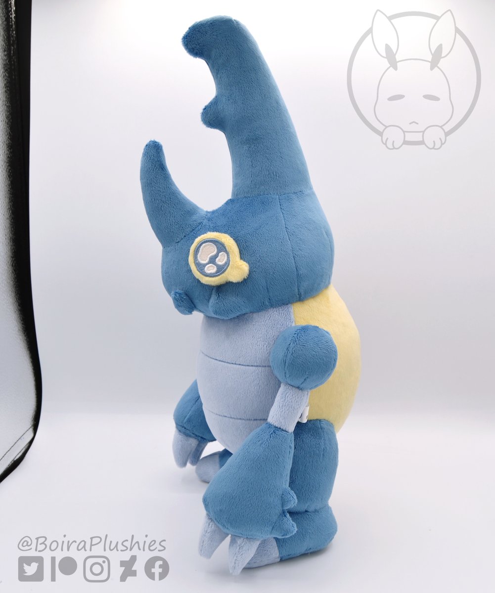 Some extra pics! The arms are posable, and the eyes can be swapped~

These guys are looking for homes! 3⃣5⃣0⃣💶 each + ship