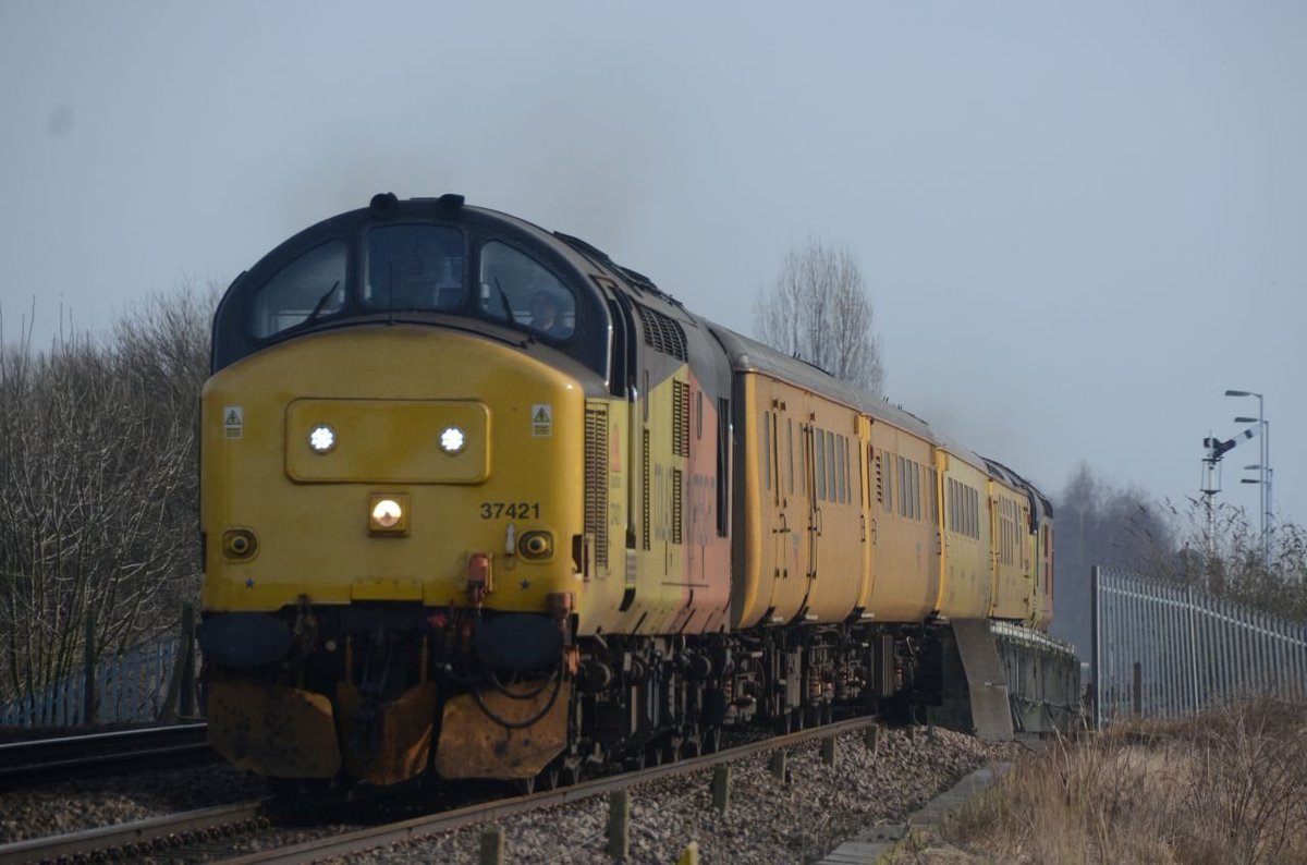 MrDeltic15's tweet image. On This Day, and more good stuff over the years : A4 Pacific 4464 'Bittern' at Isham in 2014; Scotrail Inter7City 43143 at Werrington Jct in 2020; London Midland 321415 at Marholm in 2016; and Colas 37421 tnt 37116 at Whittlesea in 2017 @railcamlive @RailwaysToday
