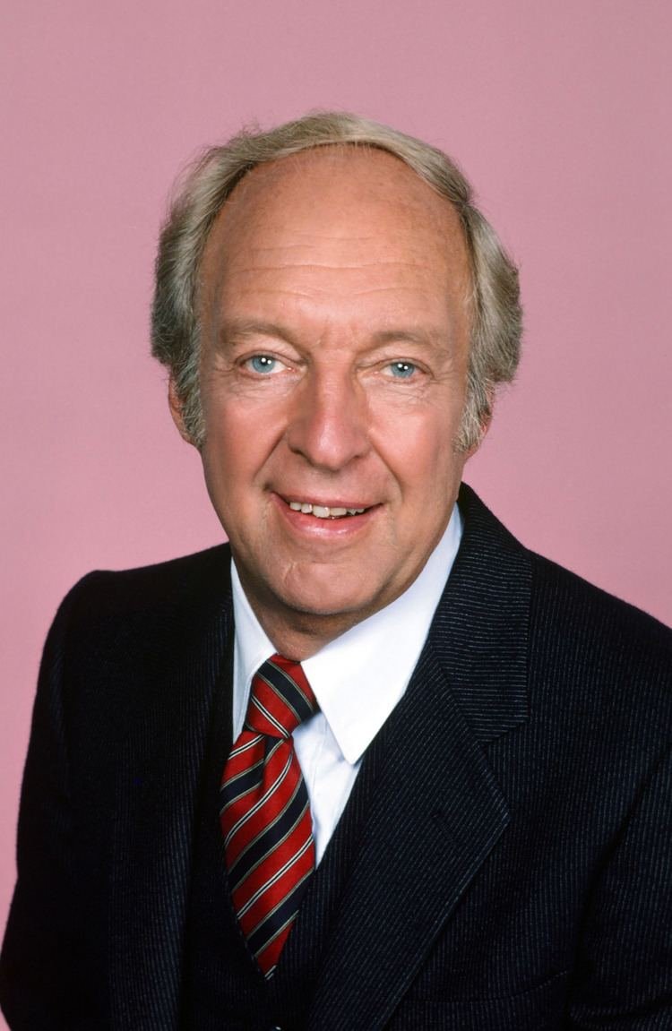 NLCarolynMuse's tweet photo. Remembering film/stage/television actor and comedian Conrad Bain, who was born #OTD (February 4th) in 1923.  #DarkShadows #TheEdgeofNight #Maude #DiffrentStrokes #HelloLarry #MrPresident #PostcardsfromtheEdge https://t.co/RzkDUS9VKP