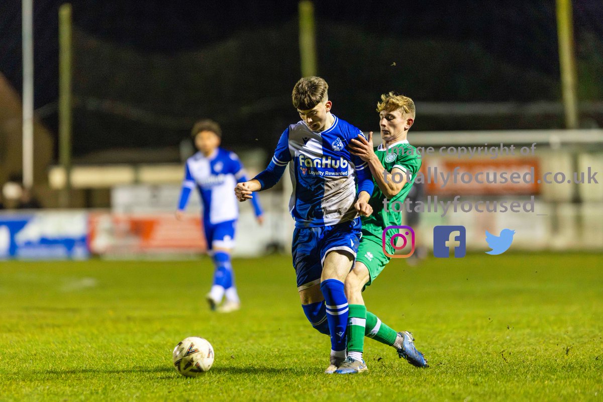 Yeovil Town Academy 0-2 Bristol Rovers Academy 
 <a href="/bristolrovers/">Bristol Rovers</a>  just edging it with sharpness and class but  <a href="/ytfcacademy/">Yeovil Town Academy</a> look solid and not being out played      #ytfc .#bristolrovers <a href="/YTFC/">Yeovil Town FC</a> <a href="/swsportsnews/">South West Sports News</a>