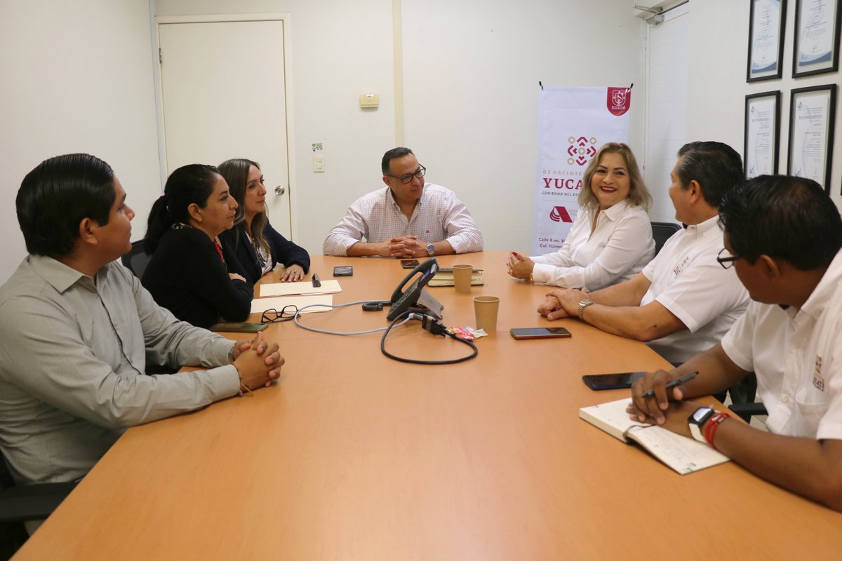 JAPEYYucatan's tweet photo. Firmamos el convenio de colaboración con la Universidad del Valle de México (UVM) con el fin de que sus estudiantes realicen su Servicio Social y Prácticas Profesionales en las Instituciones de Asistencia Privada (IAP). https://t.co/N1jOtTsSXe