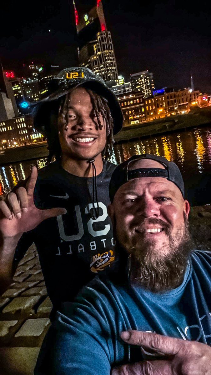 SENIORITY Photo Nashville (@seniorityphoto1) on Twitter photo 📸Downtown with a 🌍 changer. CJ is an elite human, great student, strong leader and oh yeah, he balls😂 Seriously tho, Tiger Nation getting the best of the best. God ‘s plan w Jimmy is 📈📈📈💜💛
<a href="/CJ_Jimcoily/">CJ Jimcoily</a> <a href="/LSUFBrecruiting/">LSU Football Recruiting</a> <a href="/LSUfootball/">LSU Football</a> <a href="/LAmustangFB/">Lipscomb Academy Football</a> 📸Downtown with a 🌍 changer. CJ is an elite human, great student, strong leader and oh yeah, he balls😂 Seriously tho, Tiger Nation getting the best of the best. God ‘s plan w Jimmy is 📈📈📈💜💛
<a href="/CJ_Jimcoily/">CJ Jimcoily</a> <a href="/LSUFBrecruiting/">LSU Football Recruiting</a> <a href="/LSUfootball/">LSU Football</a> <a href="/LAmustangFB/">Lipscomb Academy Football</a>
