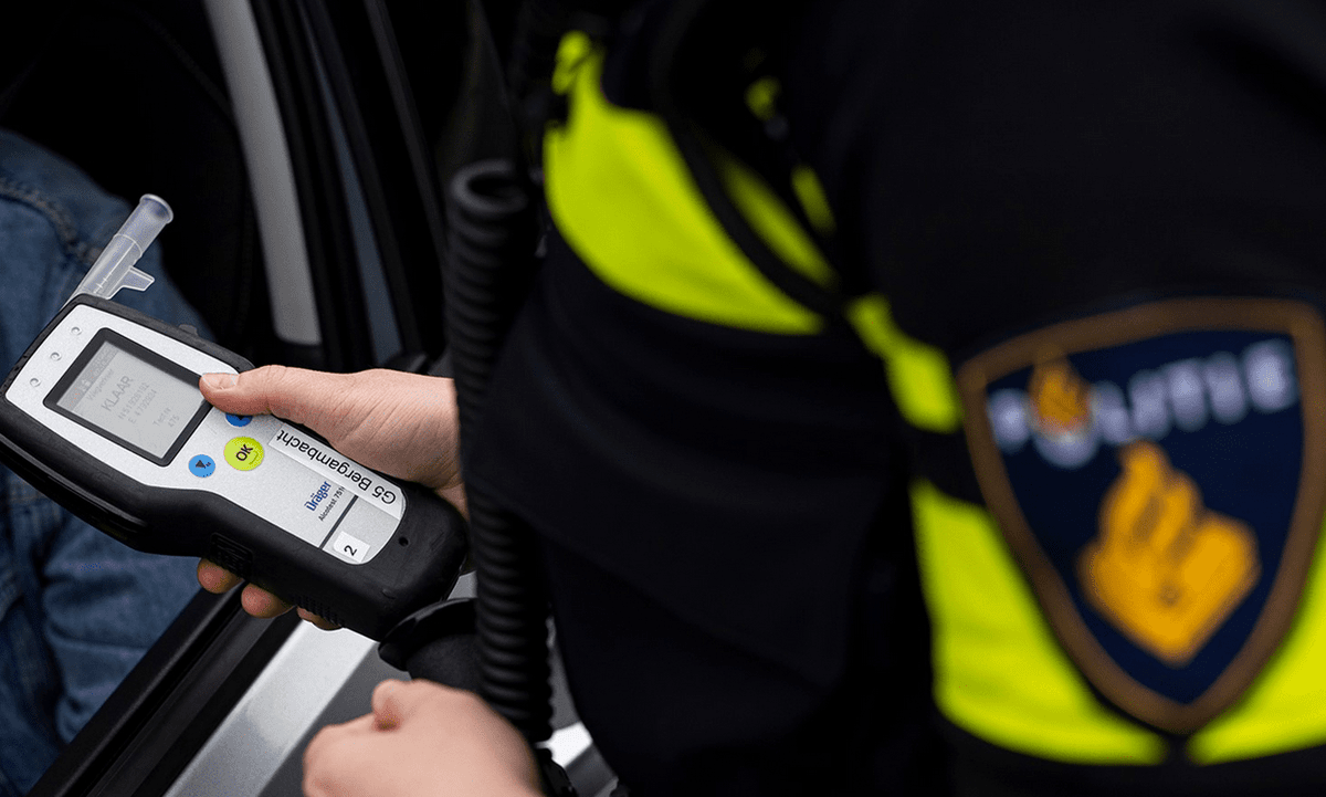 Aanhouding op de A7 bij Boerakker voor rijden onder invloed