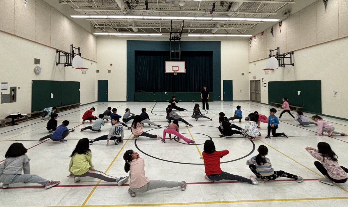 learningin211's tweet photo. Our students participated in two Martial Arts workshops this week! The students worked hard, showed respect to their “Sifu” (teacher), tried new ways of moving their bodies, and had fun! The demonstration in this video is from @wulintigers  account on Instagram). https://t.co/Wsagcfr0WH
