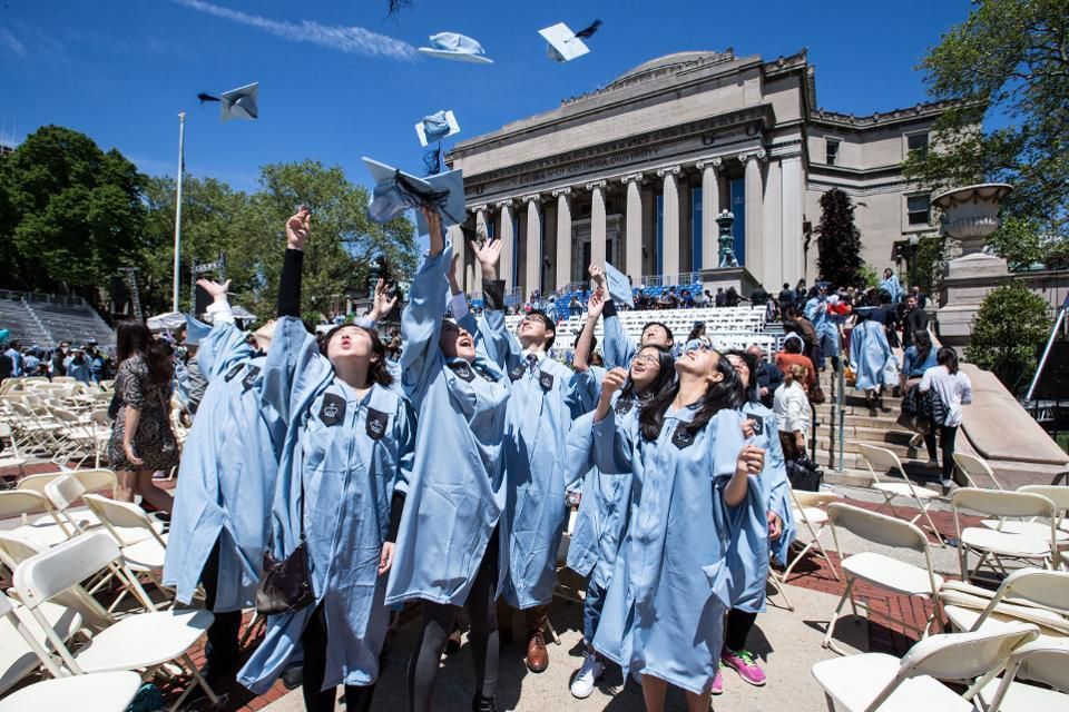 🎓 Hiring from “top schools” doesn’t guarantee top talent. College ≠ career success, and elite grads come with a hefty price tag. Broaden your search, embrace diversity, and find untapped potential. 💡 buff.ly/3DYp0nQ