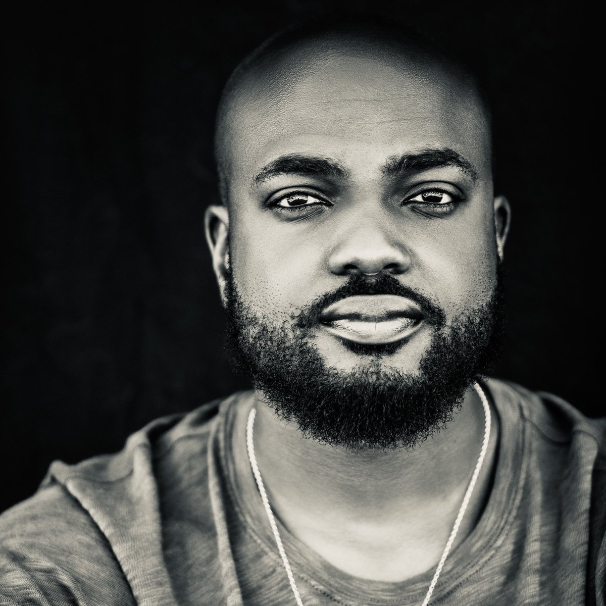 <a href="/rosenbusch_/">henning rosenbusch</a> "Sie wollen, dass du gottlos, geschlechtslos, kinderlos, depressiv, ängstlich, fett, drogenabhängig, einsam, körperlich und geistig schwach, verschuldet, isoliert, in einem Loch lebend, Käfer essend und völlig vom Staat abhängig bist."

Zuby