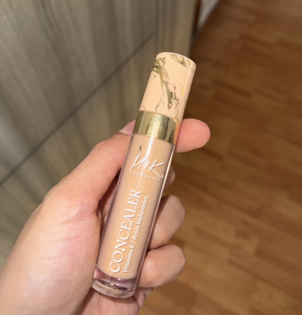 Este corrector cubre más que el de huda beauty, se los juro

Me costó 15.000 COP y lo conseguí directamente en la marca 

Mi mejor descubrimiento 2024