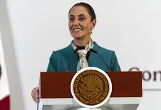 pierpi13's tweet photo. La presidente messicana Claudia Chenbaum si rivolge a Trump:
« Quindi, avete votato per costruire un muro... Bene, cari americani, anche se non capite molto di geografia, dato che per voi l'America è il vostro paese, non un continente, è importante che scopriate, prima che venga posato il primo mattone, che oltre quel muro ci sono 7 miliardi di persone.
Ma dato che non conoscete davvero il termine "persone", le chiameremo "consumatori". Ci sono 7 miliardi di consumatori pronti a sostituire i loro iPhone con dispositivi Samsung o Huawei in meno di 42 ore.
Possono anche sostituire Levi's con Zara o Massimo Duti.
In meno di sei mesi, possiamo facilmente smettere di acquistare auto Ford o Chevrolet e sostituirle con Toyota, KIA, Mazda, Honda, Hyundai, Volvo, Subaru, Renault o BMW, che sono tecnicamente migliori delle auto che producono. Quei 7 miliardi di persone possono anche smettere di abbonarsi a Direct TV, e non vogliamo farlo, ma possiamo smettere di guardare film di Hollywood e iniziare a guardare più produzioni latinoamericane o europee che hanno una migliore qualità, messaggio, tecniche cinematografiche e contenuti.