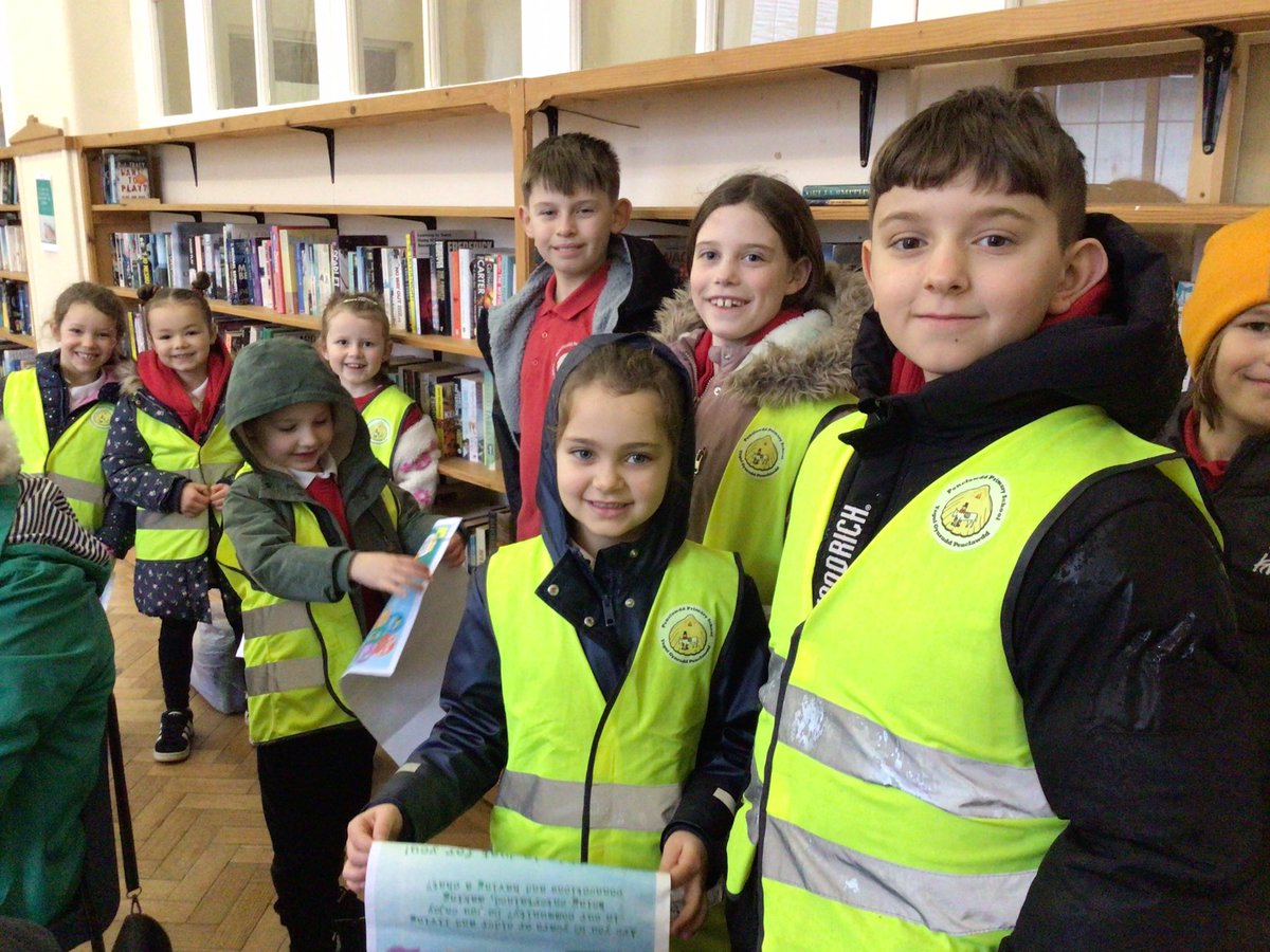 Penclawdd's tweet photo. Criw members visited some of our local community groups today to invite them to our ‘Dydd Miwsig Cymru’ and ‘Children’s Mental Health Week’ ‘Give’ event - we want to ‘Give’ our community a morning of Welsh music and fun! 10 am Friday. #PencCOMM ❤️ https://t.co/6BZwFVcvVH