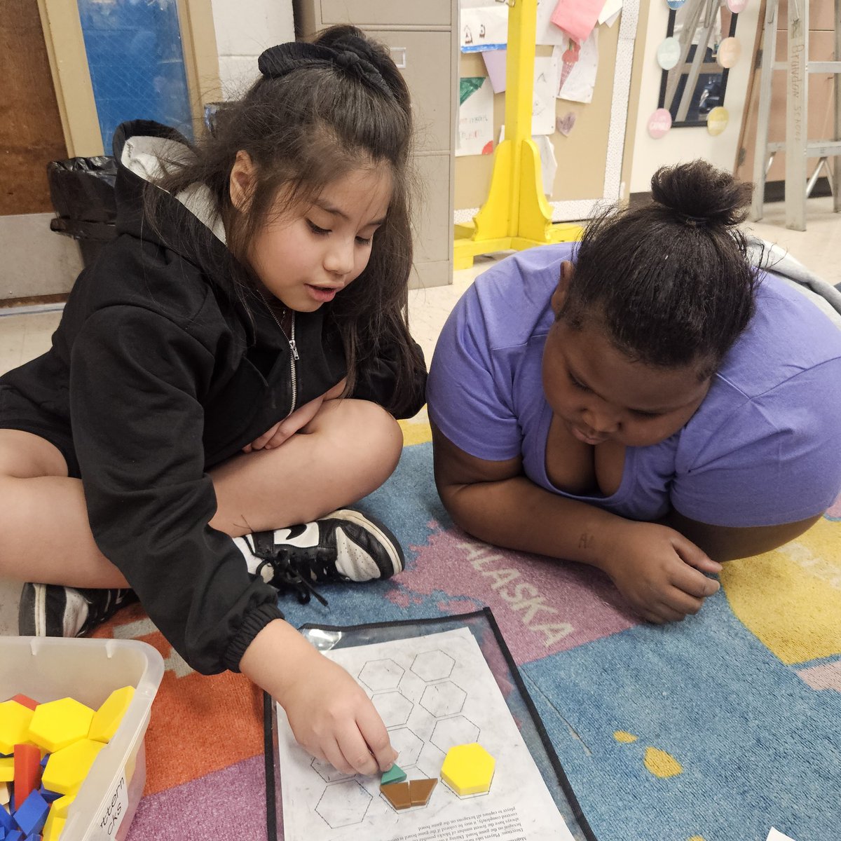WeedenElem's tweet photo. So much fraction learning happening in 3rd grade! ##fcslearn #weareachievers https://t.co/35tfaAjcO7