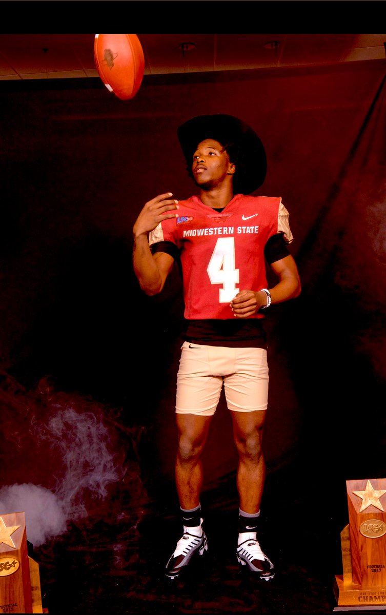 Babydiggs__'s tweet photo. Blessed to say I have received a offer from @MSUTexasFB after a long talk with the coaching staff #AGTG 🙏🏾
@CoachKirkBryant 
@CoachDomoYoung 
@CoachCagenClark 
@CoachMorrisLOE1 
@CoachAllenHC
@CoachLoy_ 
@tajakaha https://t.co/Oa6hVTAIJR