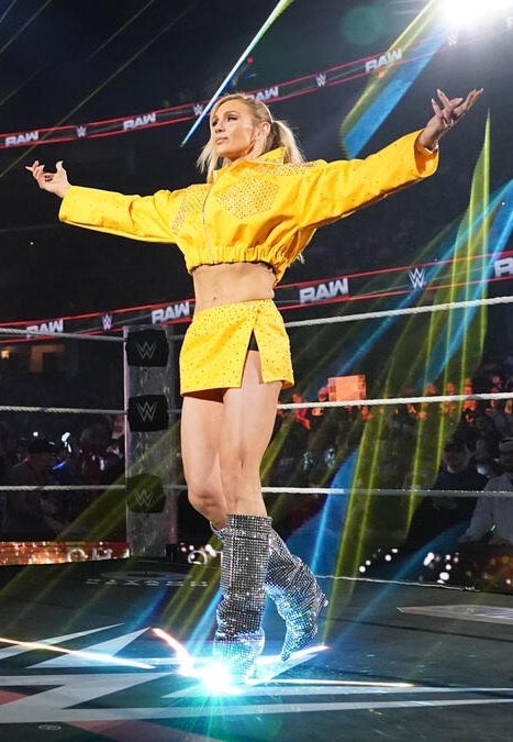 Charlotte Flair tweet media