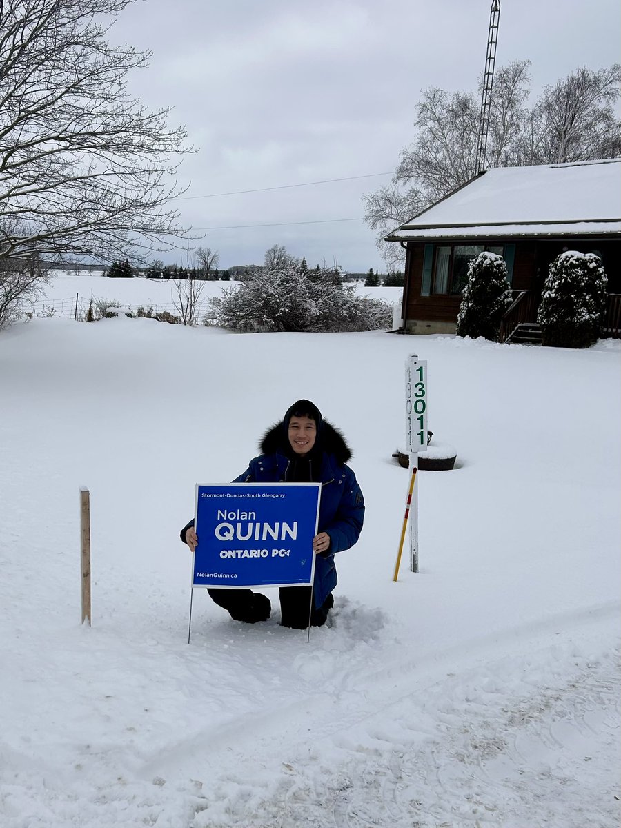 nolanmquinn's tweet image. Fantastic day with #TeamQuinn covering #SDSG in blue! 💙 Thank you to everyone who showed their support. 
 
Want a lawn sign? Call 1-888-314-2646 or visit nolanquinn.ca! #ProtectOntario