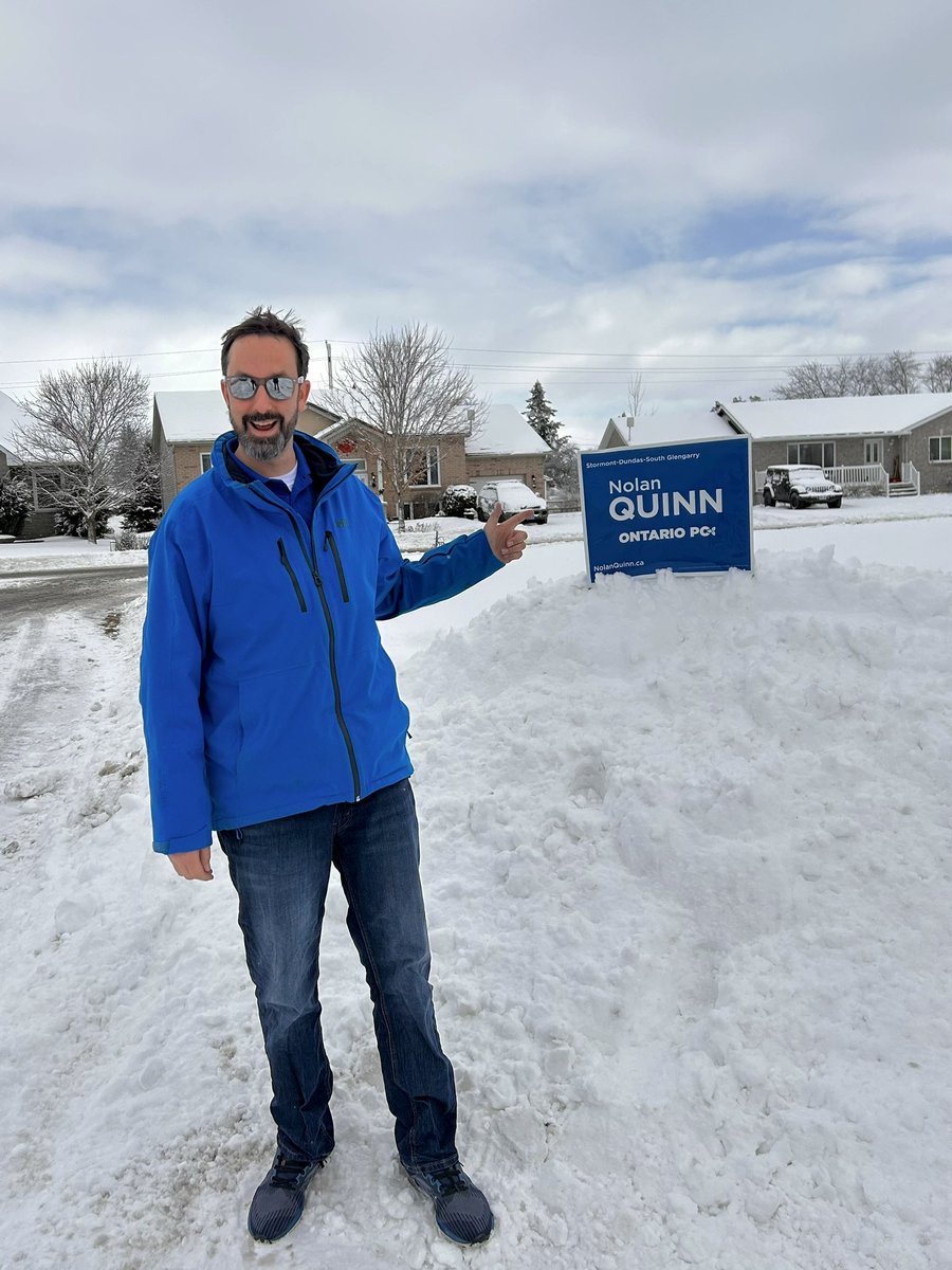nolanmquinn's tweet image. Fantastic day with #TeamQuinn covering #SDSG in blue! 💙 Thank you to everyone who showed their support. 
 
Want a lawn sign? Call 1-888-314-2646 or visit nolanquinn.ca! #ProtectOntario