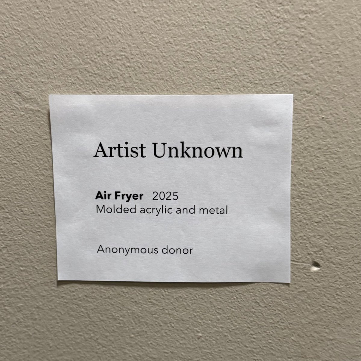 nosidam's tweet photo. Someone left an air fryer in my apartment building‘s hallway 2.5 weeks ago. It hasn’t moved since. Someone added a sign. https://t.co/G5sl5jUcv3