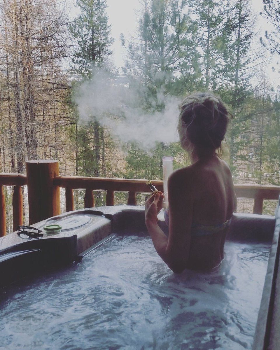 WeedPorns's tweet photo. Kinda vibes I need rn https://t.co/Kyhyu7rpFl