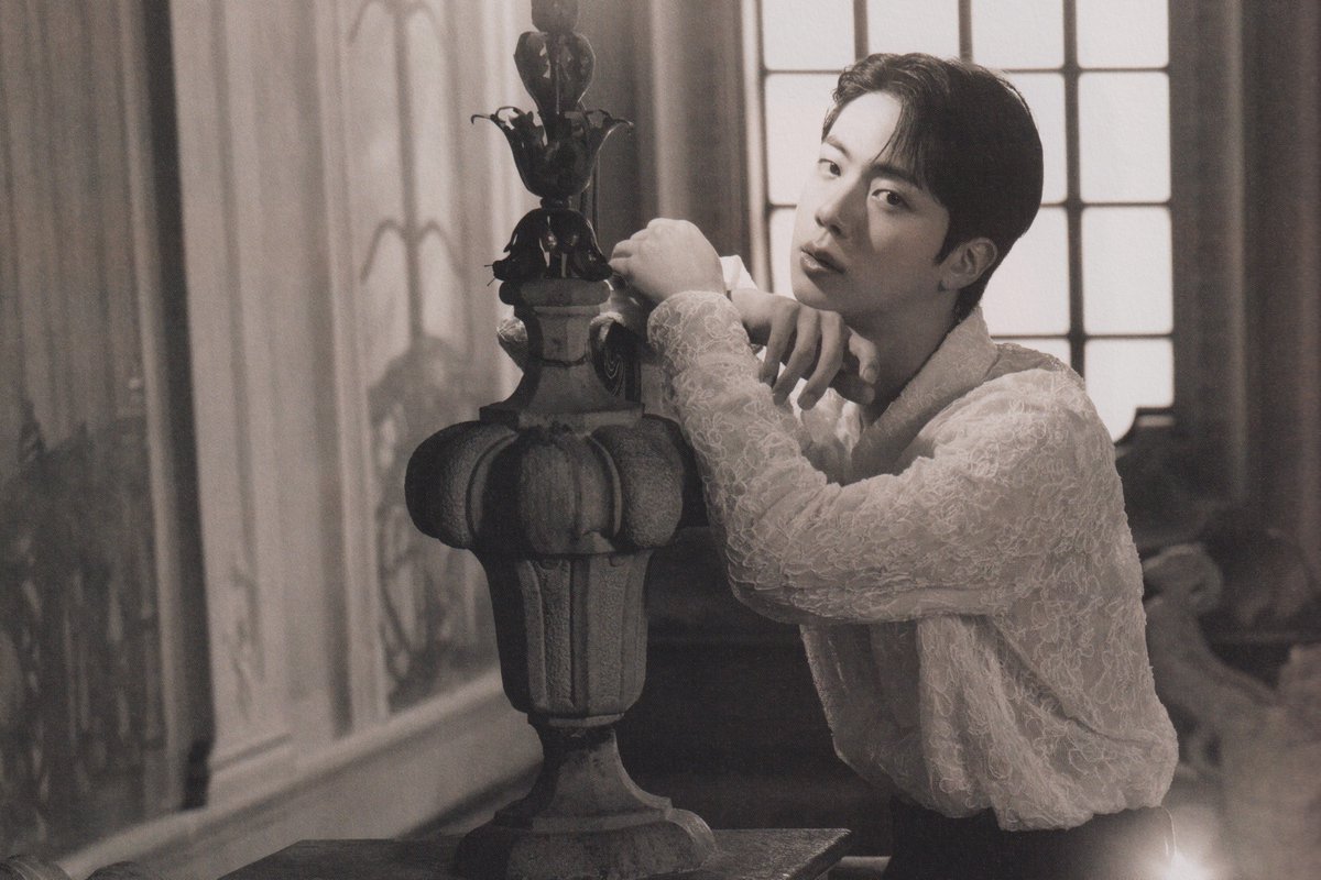 SCAN] BTS Jin JICON (Type A) DICON Issue N°24 Photos ⤷ all scans