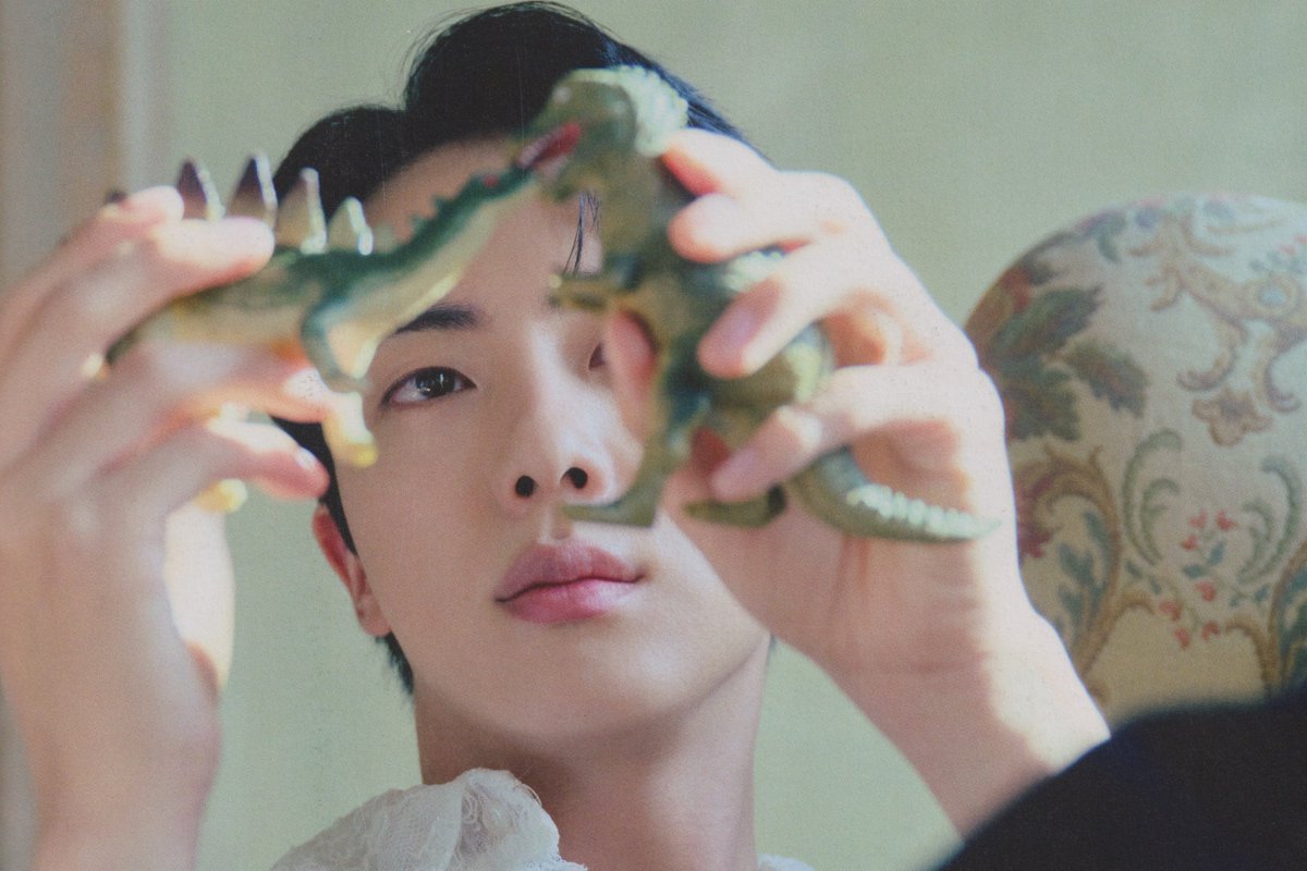 SCAN] BTS Jin JICON (Type A) DICON Issue N°24 Photos ⤷ all scans