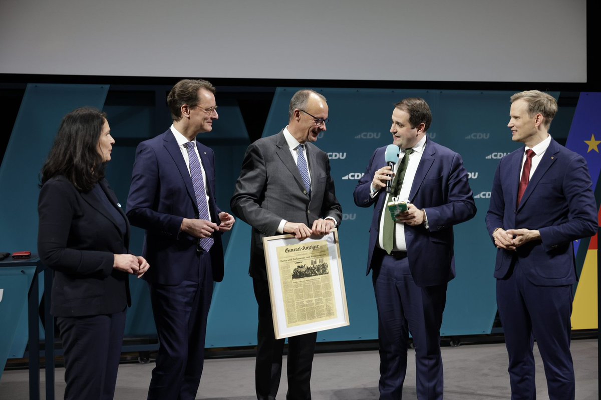 Nathanael Liminski (@n_liminski) on Twitter photo Gestern noch auf der Parteitagsbühne in Berlin und heute schon in der Bundesstadt #Bonn: Unser Kanzlerkandidat <a href="/_FriedrichMerz/">Friedrich Merz</a> hat in seiner ehemaligen Heimat gezeigt, dass er die Konzepte & die Kraft mitbringt, um Deutschland #wiedernachvorne zu bringen. Ein echter KANNzler! Gestern noch auf der Parteitagsbühne in Berlin und heute schon in der Bundesstadt #Bonn: Unser Kanzlerkandidat <a href="/_FriedrichMerz/">Friedrich Merz</a> hat in seiner ehemaligen Heimat gezeigt, dass er die Konzepte & die Kraft mitbringt, um Deutschland #wiedernachvorne zu bringen. Ein echter KANNzler!