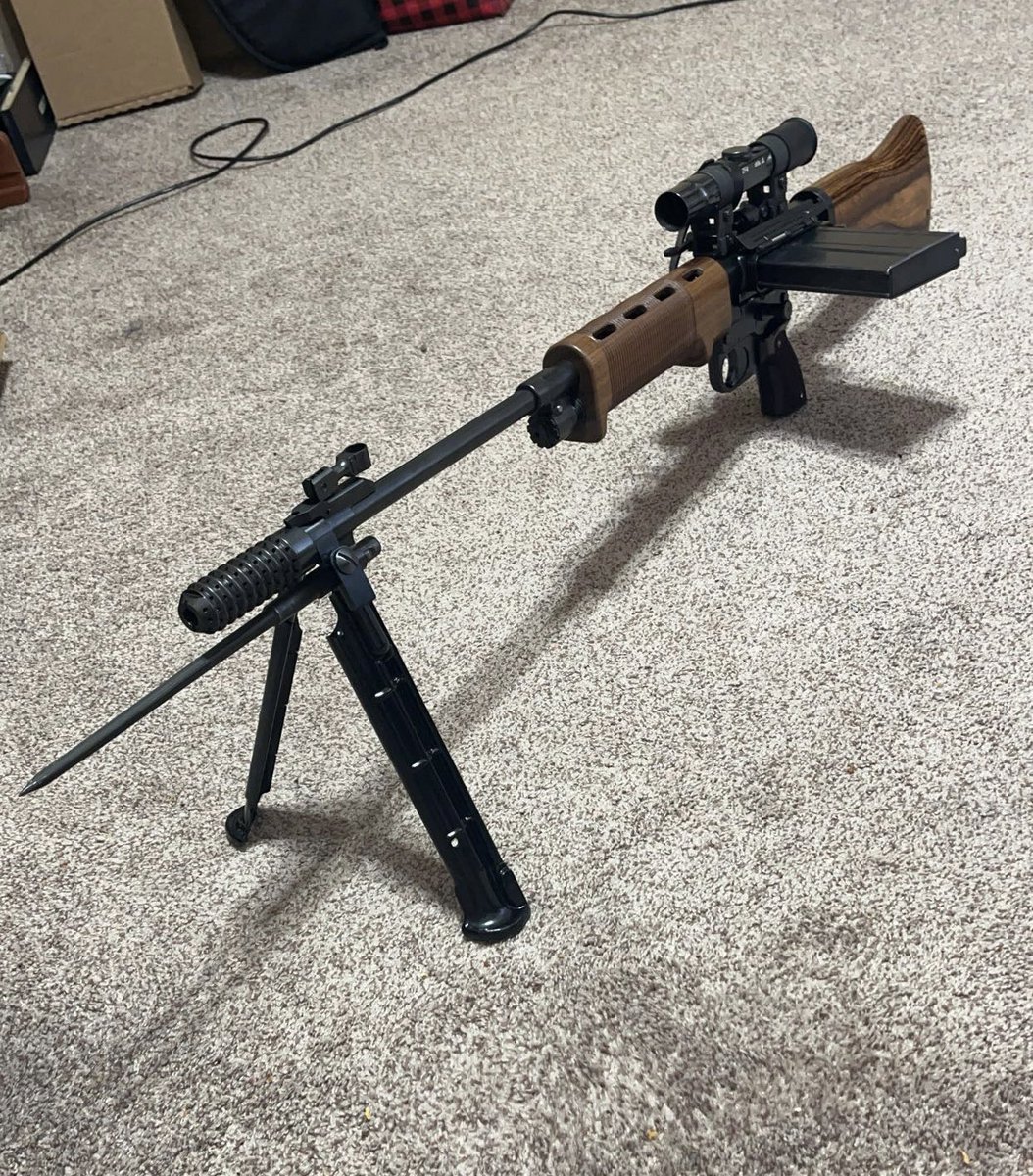 leroy_wolff's tweet photo. I picked up my dream gun today, a gorgeous Smith Mfg. FG42 in 8mm Mauser! https://t.co/LhQE3GZ5Y1
