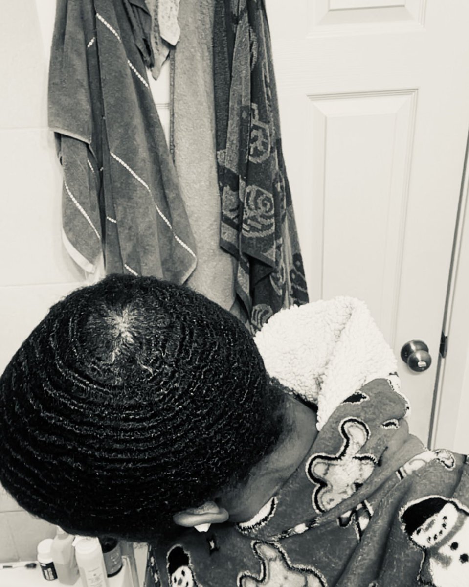 8764780c's tweet image. every time u see me, i look like i hit the lotto 2wice