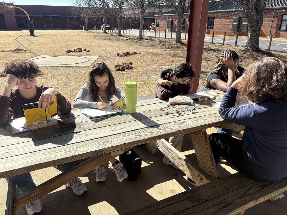 Brittany Pope Thomason tweet media