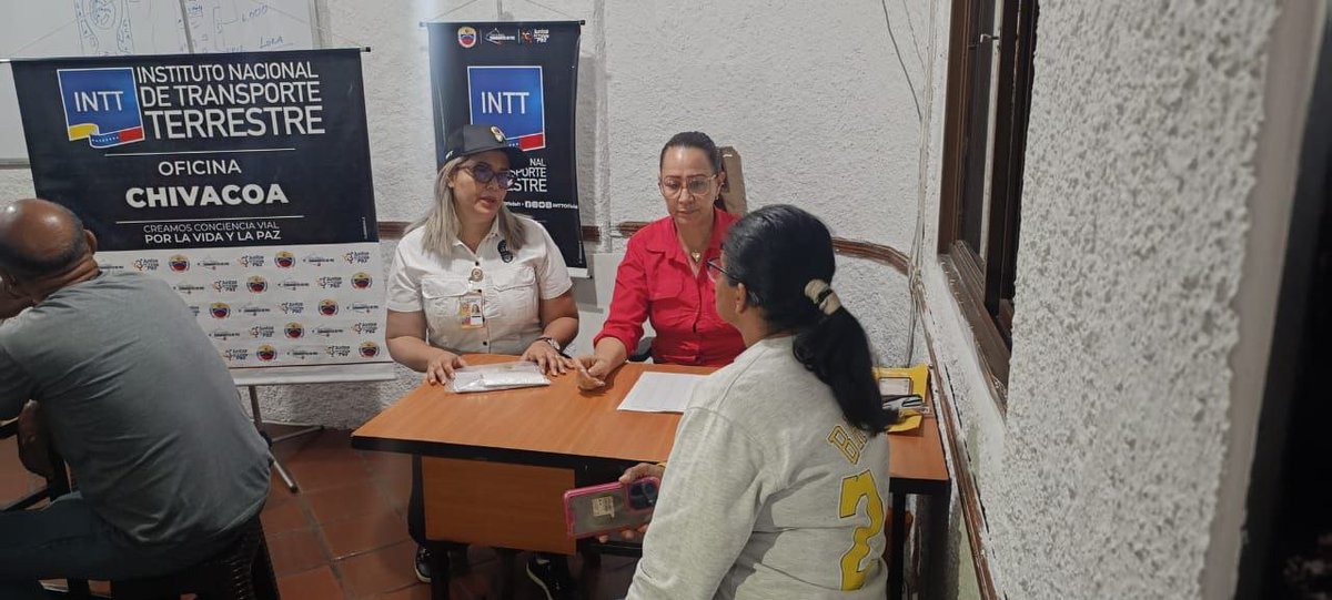 InttContigo's tweet image. El #INTT Chivacoa, junto a la #PNB, #CICPC y Alcaldía del municipio Arístides Bastidas, realizó un operativo de trámites de Licencias de Conducir, en las Instalaciones del gobierno municipal, con el objetivo de simplificar los procesos y brindar atención personalizada.