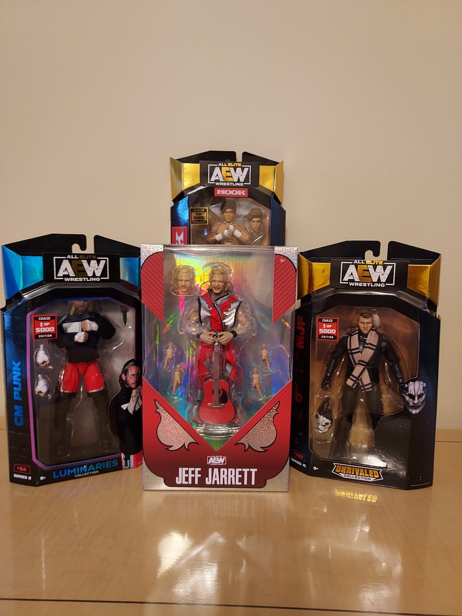 me_comix's tweet photo. @MajorWFPod @MarkSterlingEsq @TheMattCardona @RealBrianMyers Thank you to the major pod for the give away last week. Day one listener. https://t.co/8u2ziRTAN0