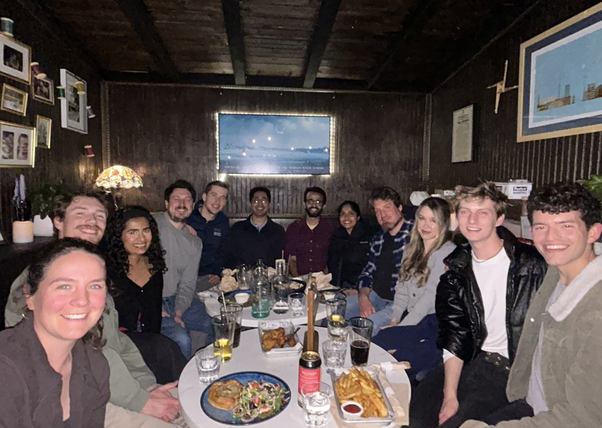 StanfordWBLab's tweet image. Our first lab bonding event of 2025 was a success! We tackled an escape room and celebrated our victory with some well-deserved drinks. Excited for the year ahead with this crew 🚀