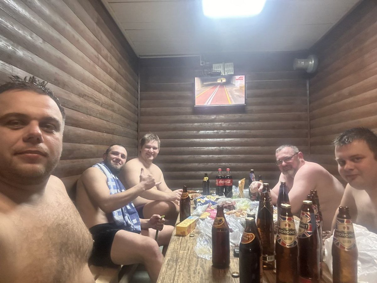 Хорошо иногда просто сходить в сауну...