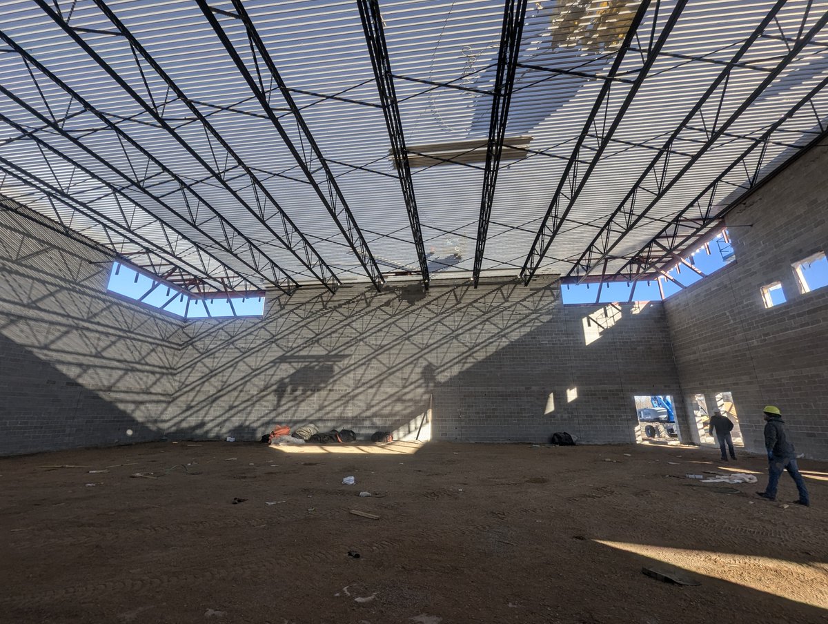 🚧🔨 Construction is moving right along at Harris-Lake Park Schools! The new elementary addition is taking shape, bringing exciting new learning spaces for students. 🏫✨